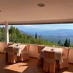 - Apollon Hotel 2*