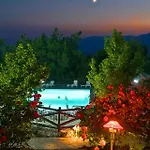 - Apollon Hotel 2*