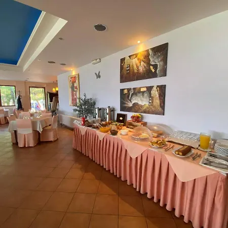 - Apollon Hotel 2*