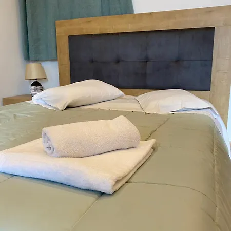 - Apollon Hotel Delphi