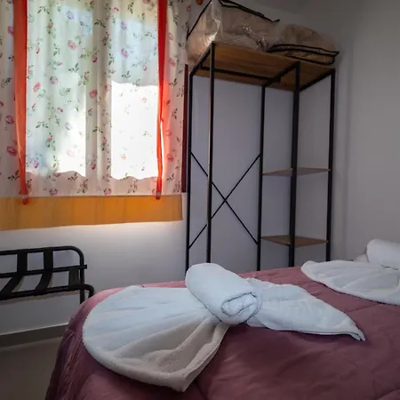- Apollon Hotel