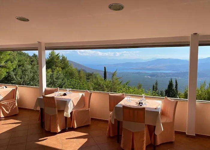 - Apollon Ξενοδοχείο 2*