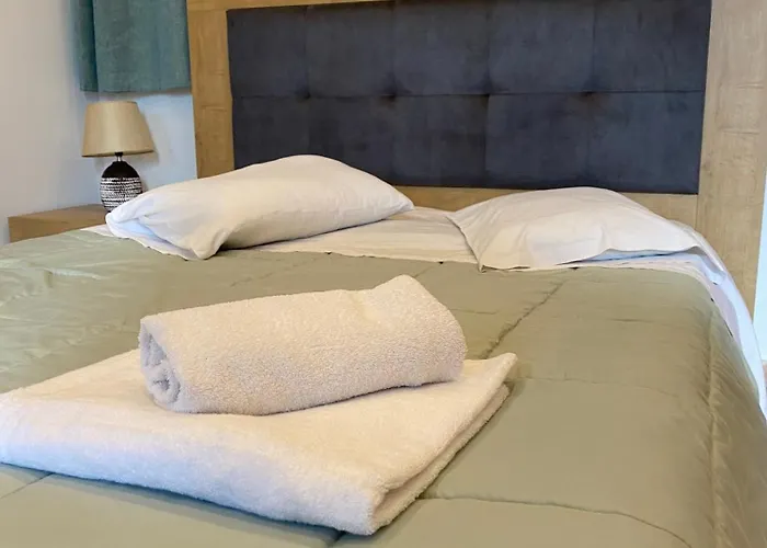 - Apollon Hotel Delphi